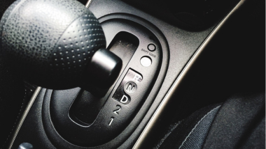 Serviços de transmissão para veículos importados